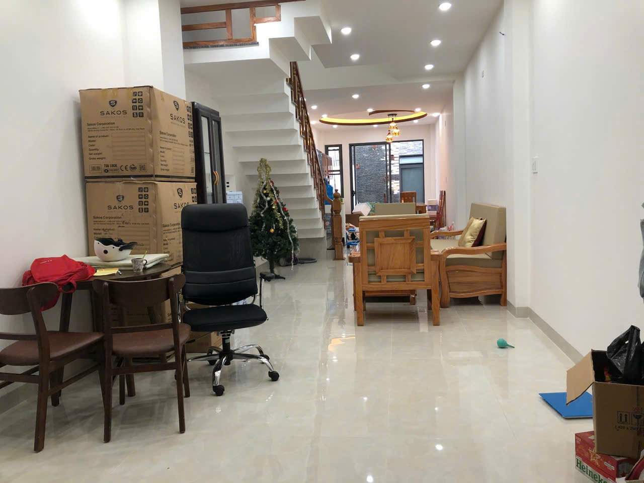 BÁN NHÀ 3 TẦNG MẶT TIỀN ĐƯỜNG HỒNG LĨNH – TRUNG TÂM TP NHA TRANG